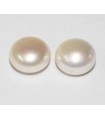 Boucles d'oreilles en perles blanches 13-13,5 mm. 1 pair. Réf.2763